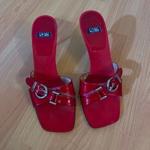 Red Stuart Weitzman sandala mule